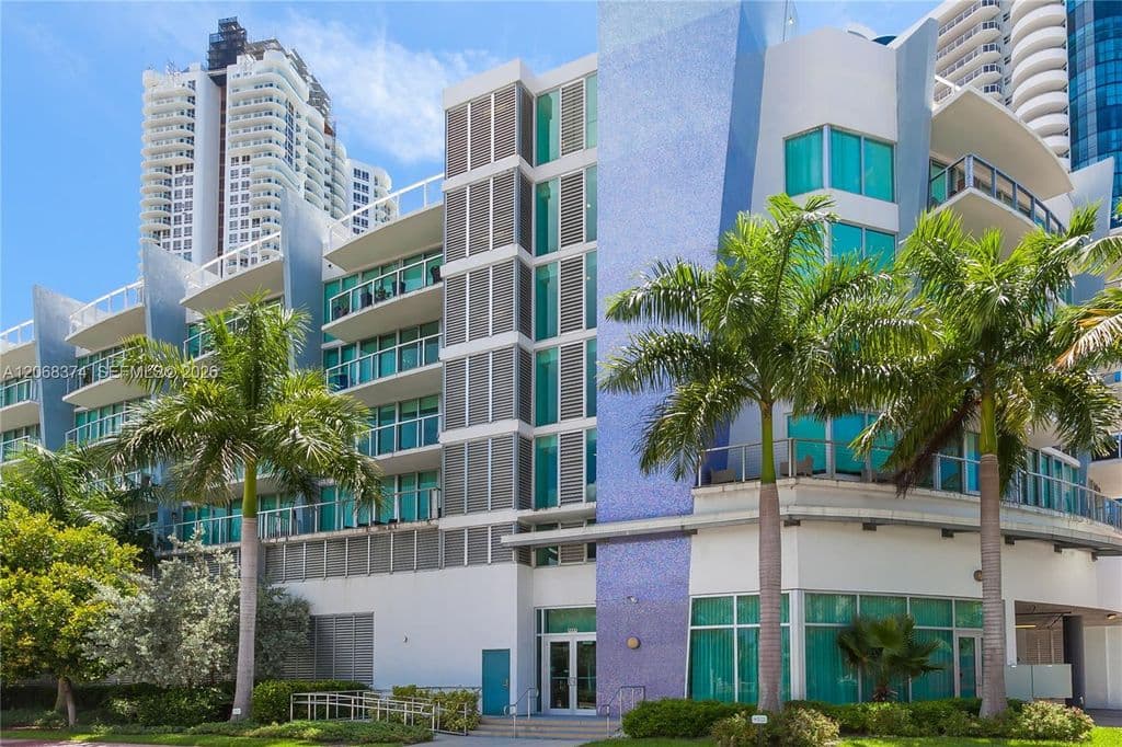 2+1 Condo — 6305 Indian Creek Dr APT 3G