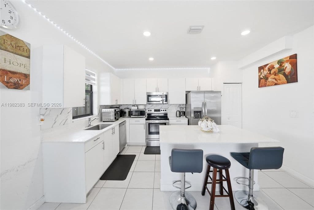 3-bedroom Property — 13091 SW 232nd St