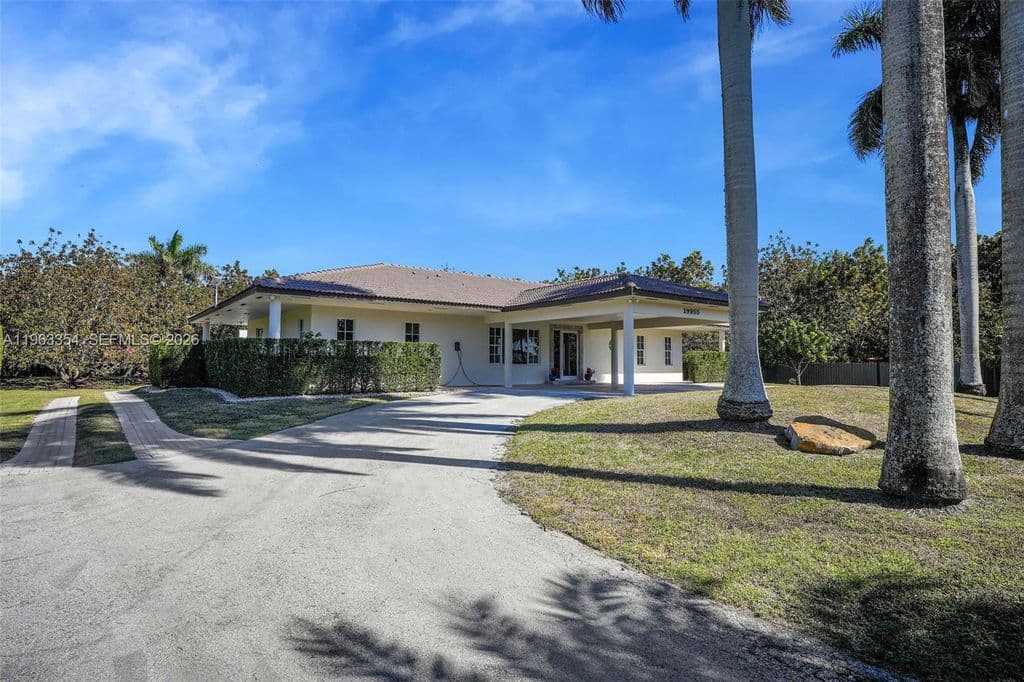 7-bedroom Single-Family Home — 19955 SW 186th St