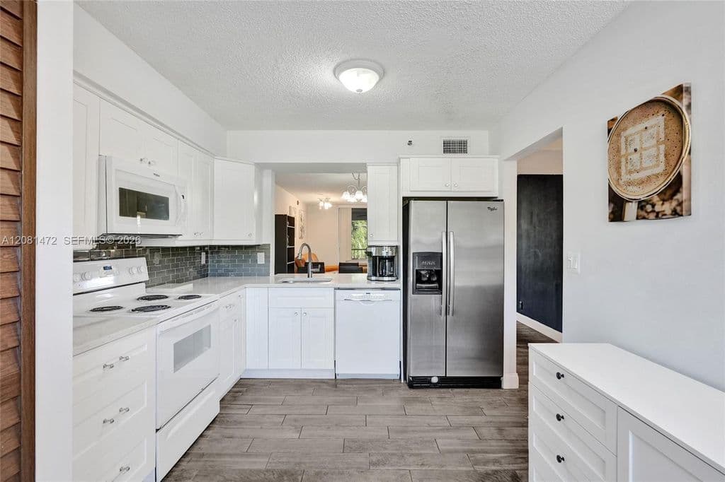 2-bedroom Condo — 4570 NW 18th Ave APT 202
