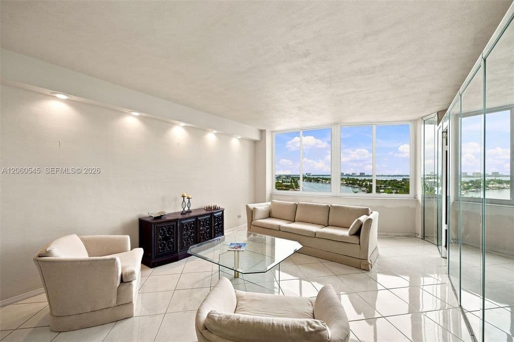 3-bedroom Condo — 7441 Wayne Ave APT 10C
