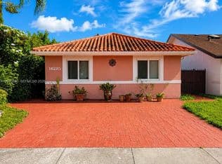 3+1 Müstakil ev — 14225 SW 55th St, Miami, 33175