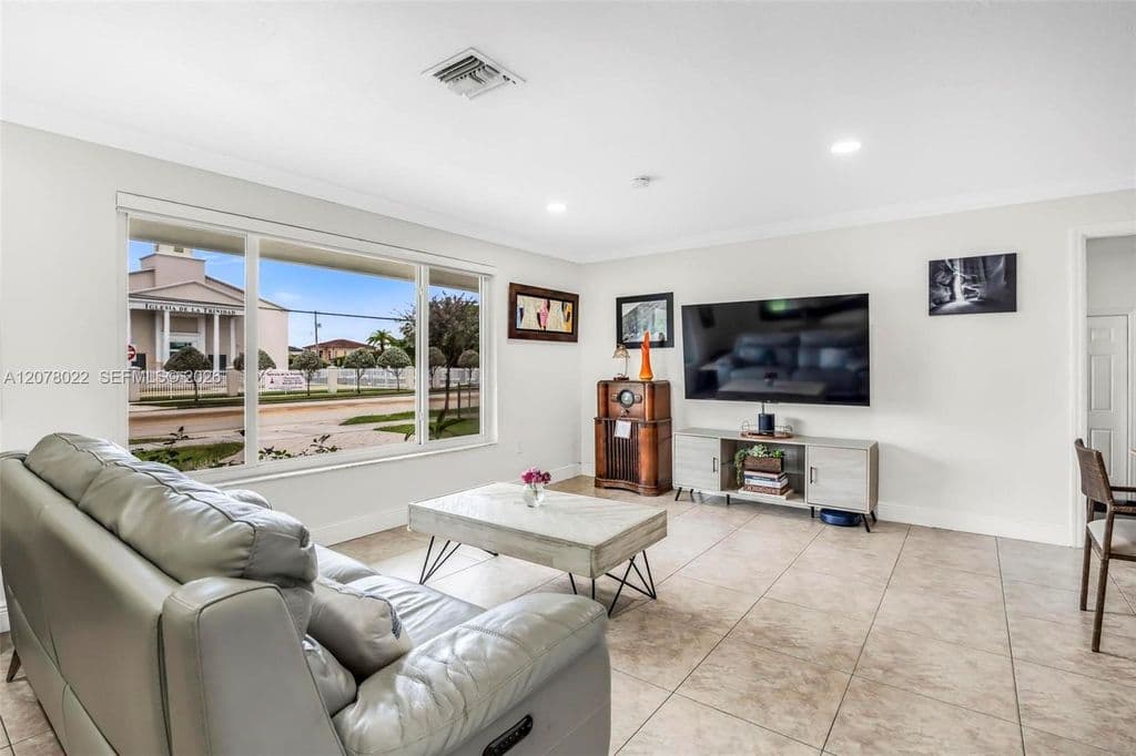 3-bedroom Single-Family Home — 3551 SW 97th Ave