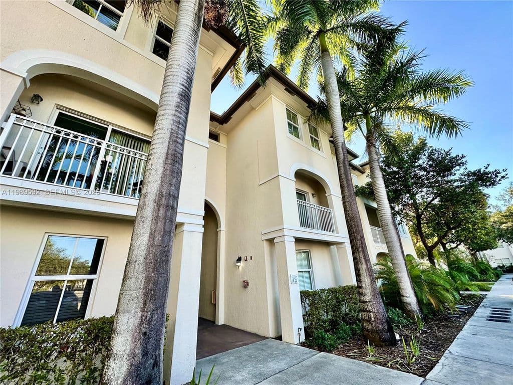 3-bedroom Property — 11403 NW 89th St #219