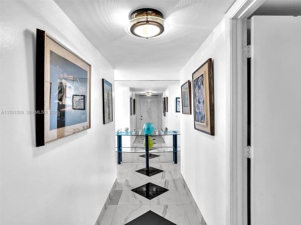 2+1 Condo — 1201 S Ocean Dr APT 1112N
