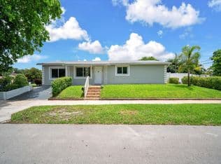 5-bedroom Single-Family Home — 7321 Cody Street, Hollywood, 33024
