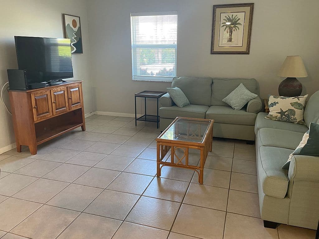 2+1 Condo — 600 Snug Harbor Dr APT A10