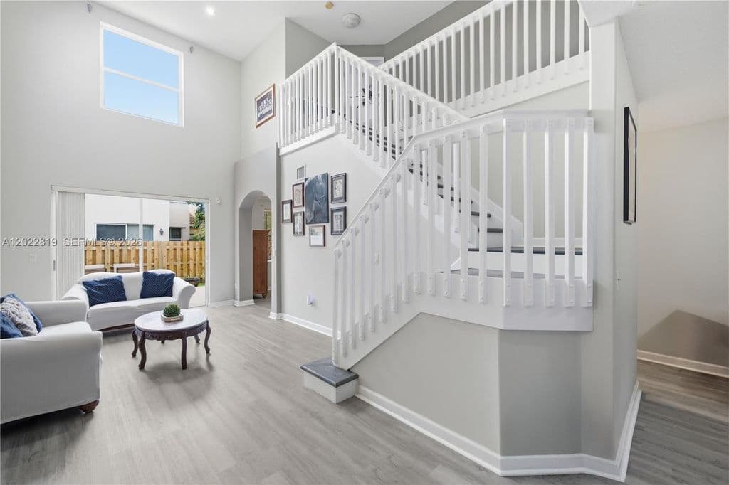 3+1 Müstakil ev — 16928 SW 35th St