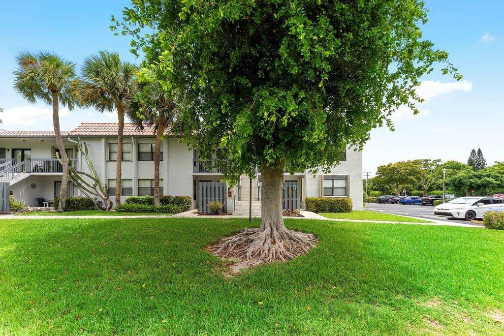 2-bedroom Condo — 105 Tropic Isle Drive Apt 22d