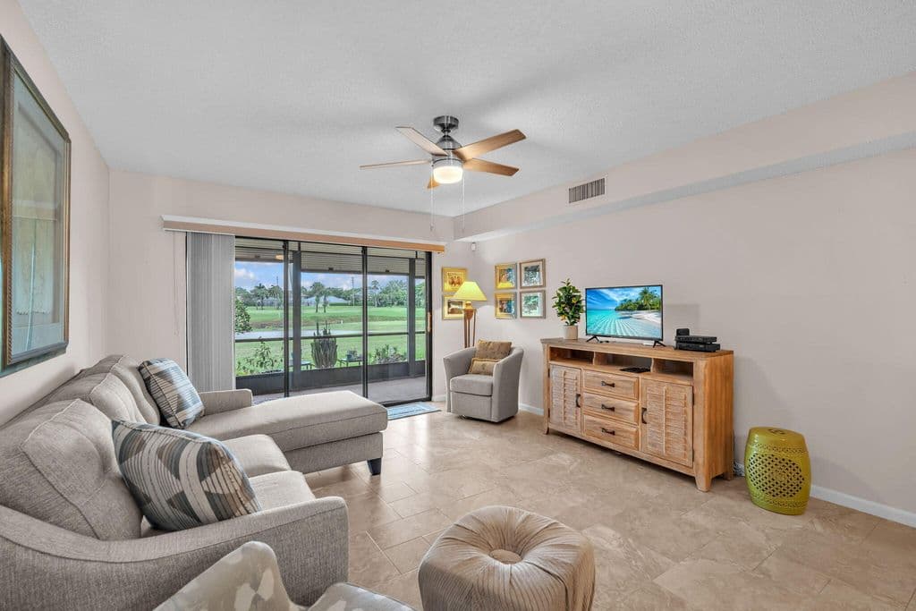 2-bedroom Condo — 2061 Keystone Drive #B
