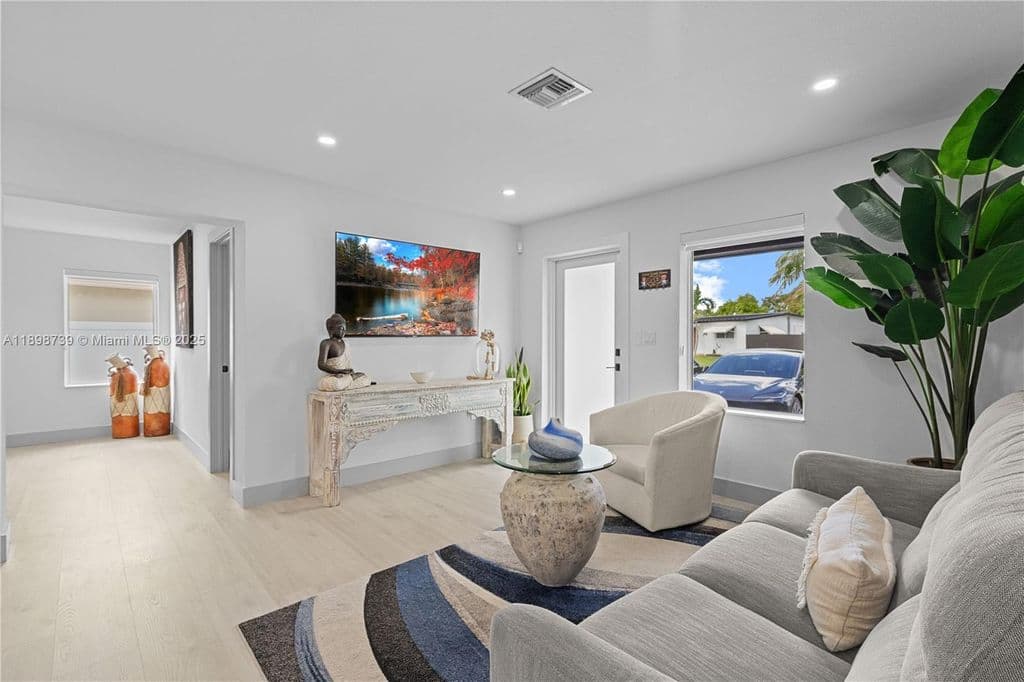4-bedroom Single-Family Home — 11350 SW 57th St