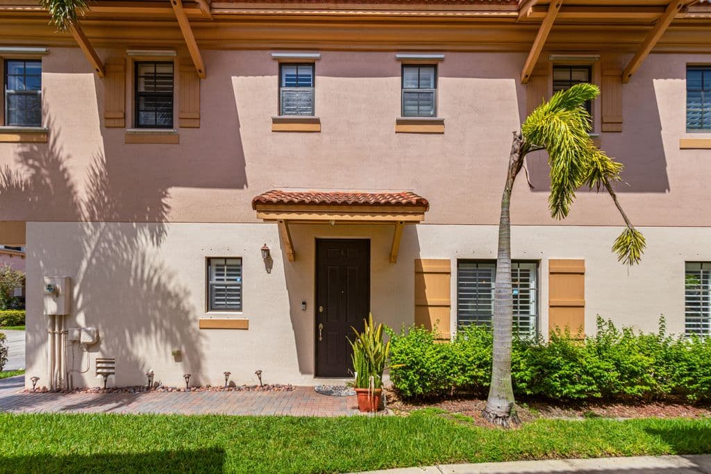 3+1 Mülk — 4783 PRESERVE Street