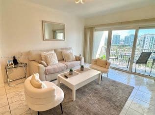 1+1 Condo — 300 Bayview Dr APT 1603, Sunny Isles Beach, 33160