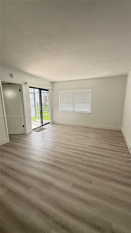 2+1 Condo — 2750 W 63rd Pl #12-24