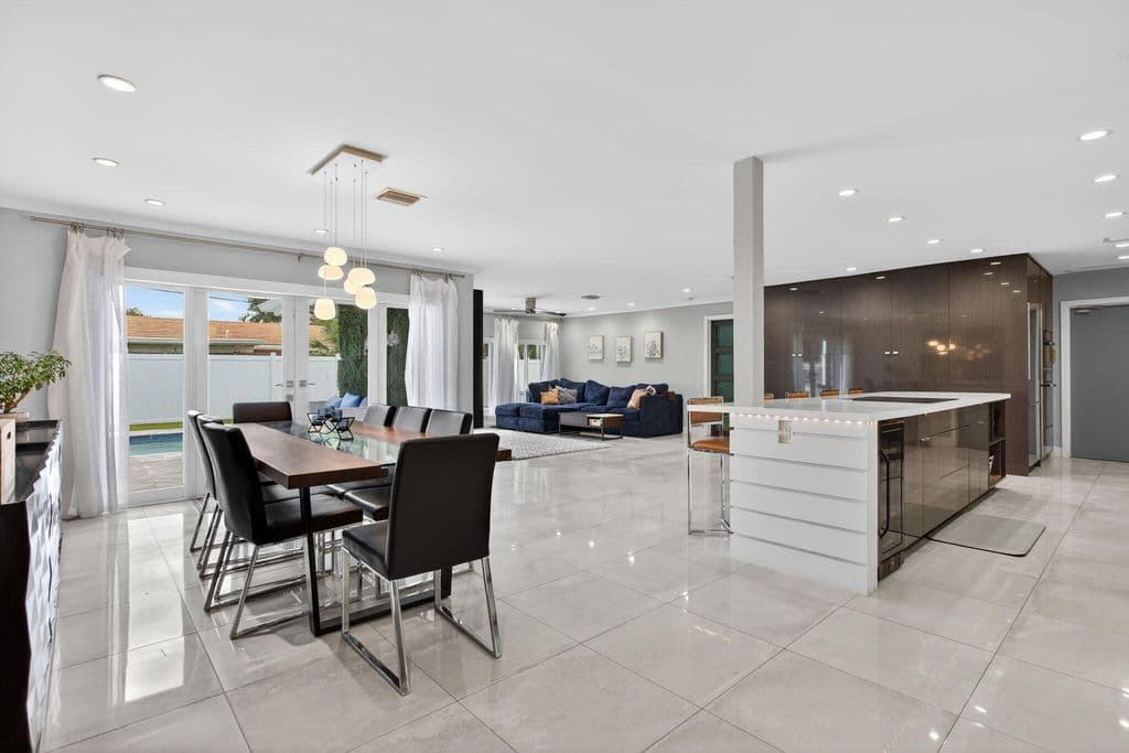 3-bedroom Single-Family Home — 2732 NE 35th Drive