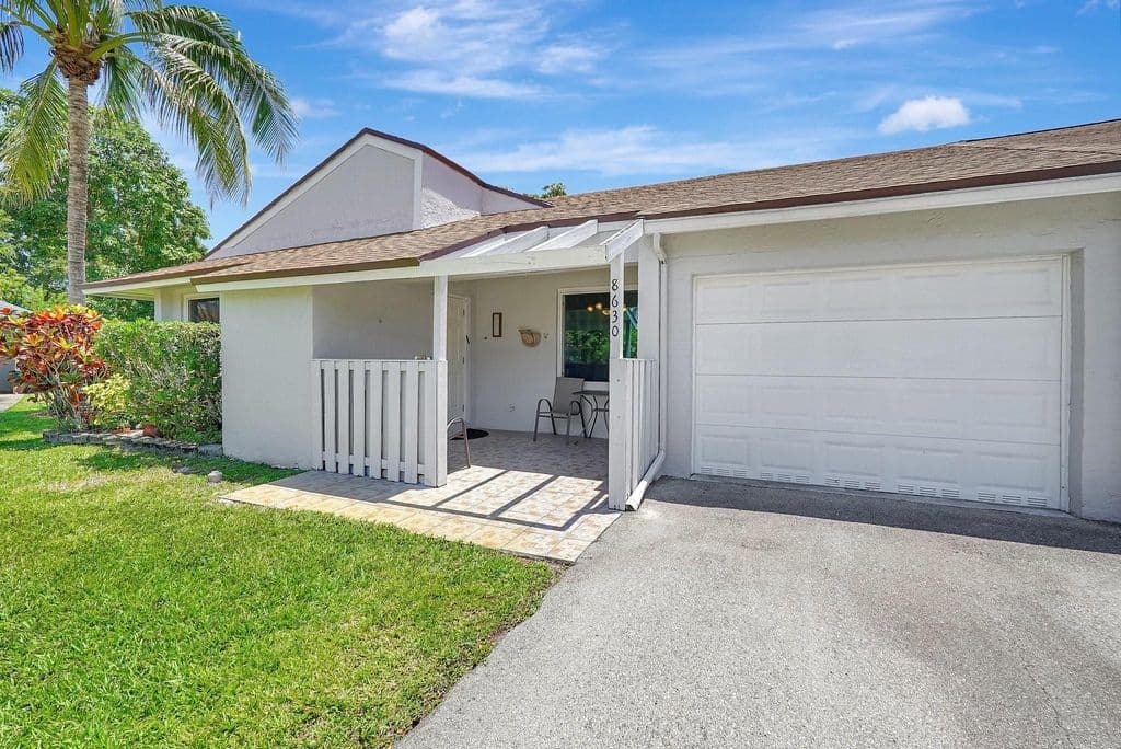 3-bedroom Condo — 8630 BRIDLE PATH Court #207