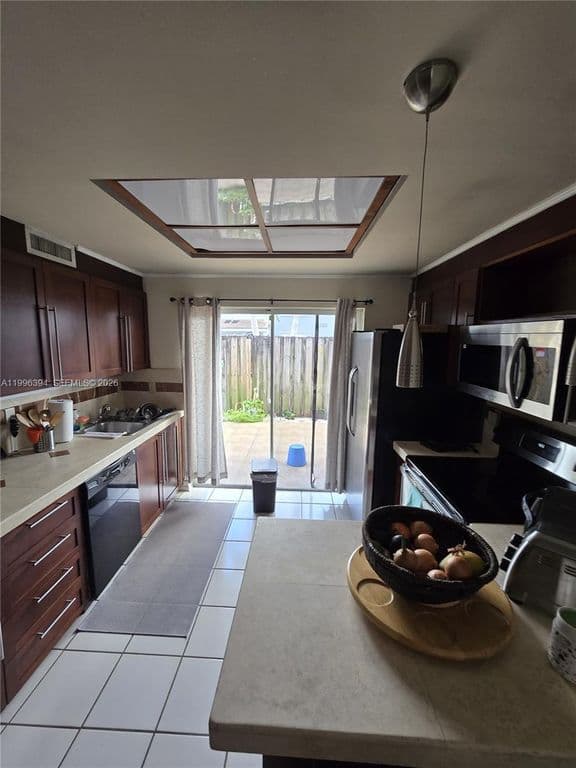 2+1 Condo — 7010 NW 173rd Dr APT 1901