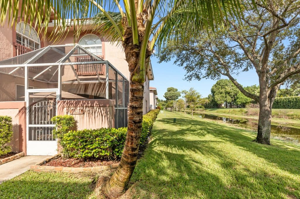 3-bedroom Property — 11912 ROYAL PALM Boulevard