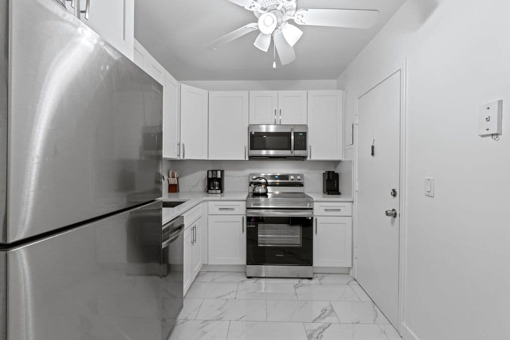 2-bedroom Condo — 418 S Cypress Road #128