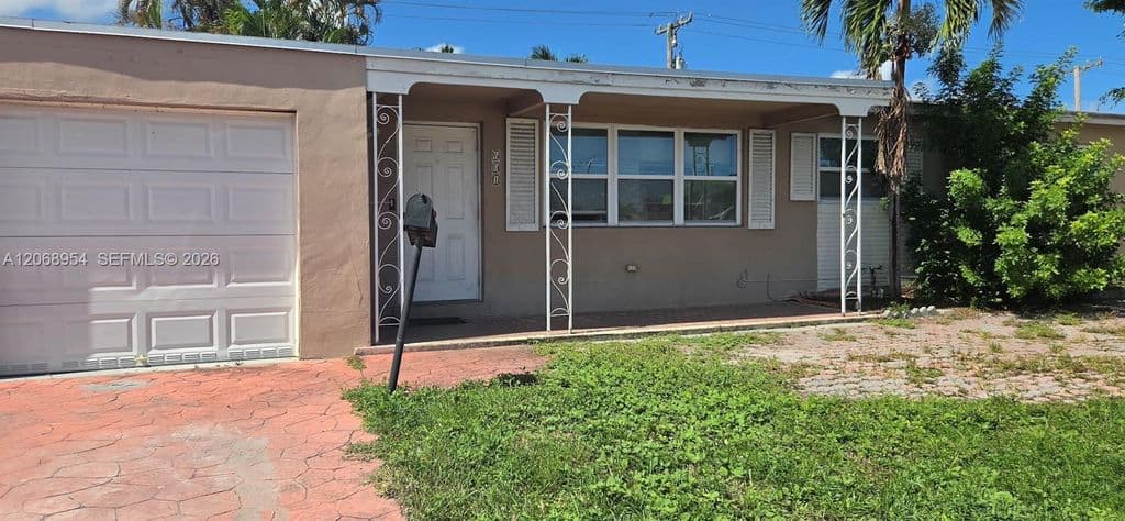 3-bedroom Single-Family Home — 601 W Sample Rd