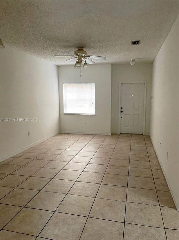 4+1 Mülk — 2357 SE 23rd Dr #2357
