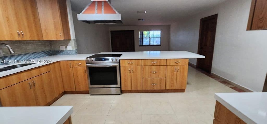 4+1 Müstakil ev — 10955 SW 56th St
