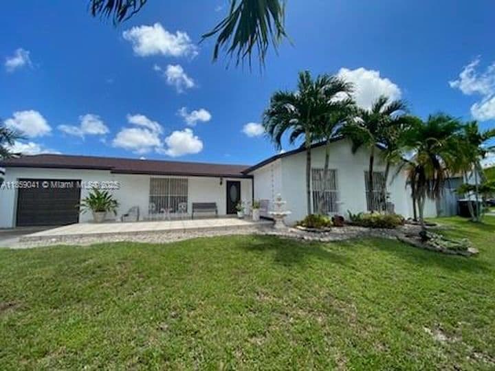 4-bedroom Single-Family Home — 25931 SW 130th Ave