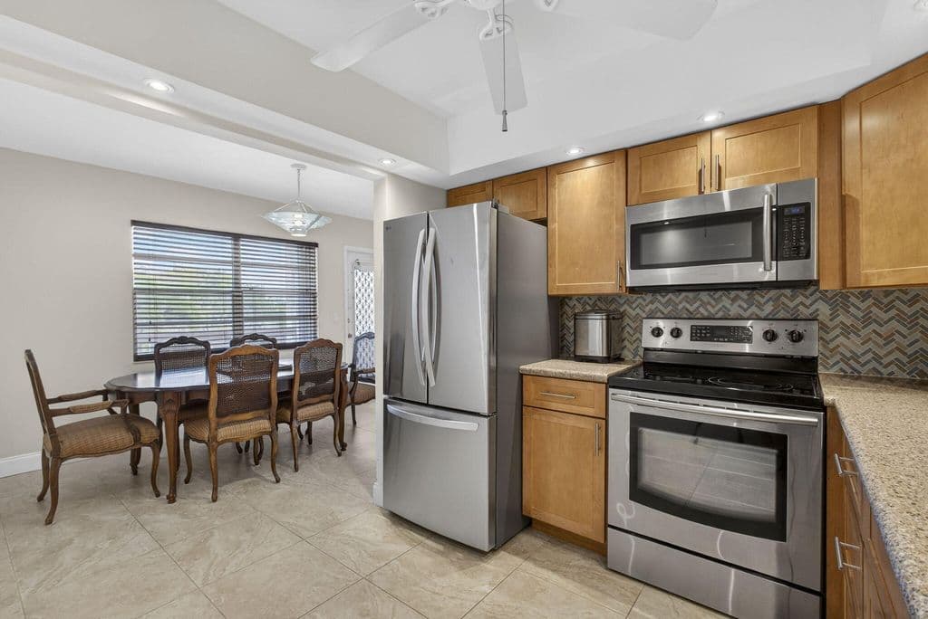 2+1 Condo — 361 Wellington J