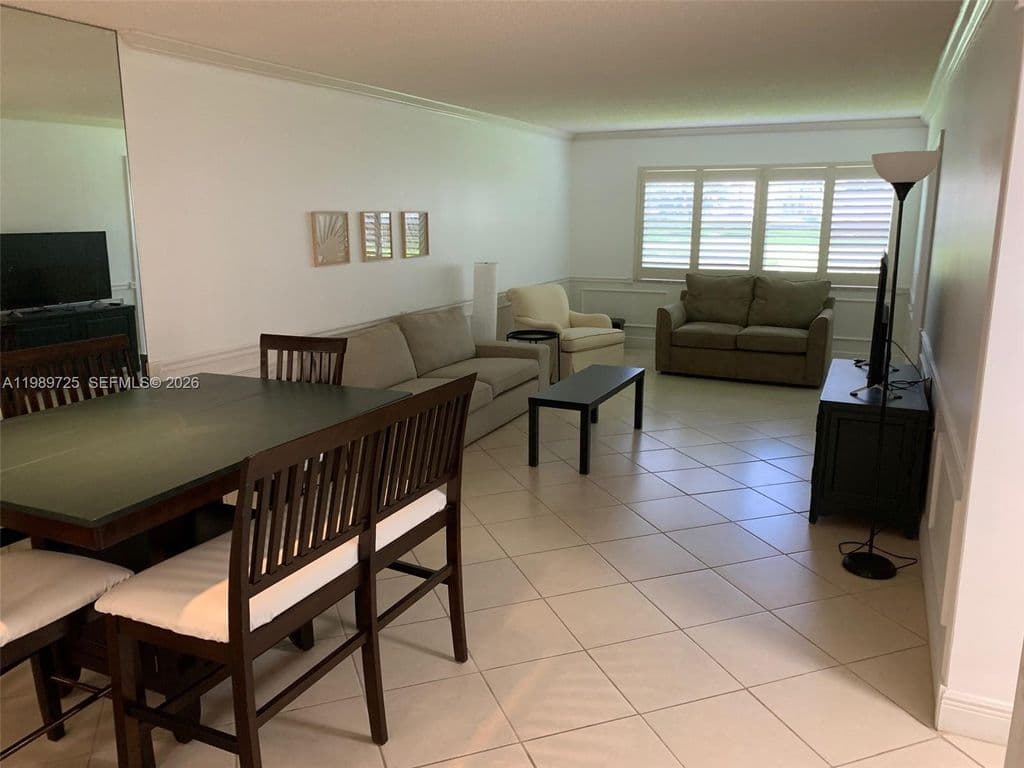 3+1 Condo — 4801 Martinique Pl APT H1