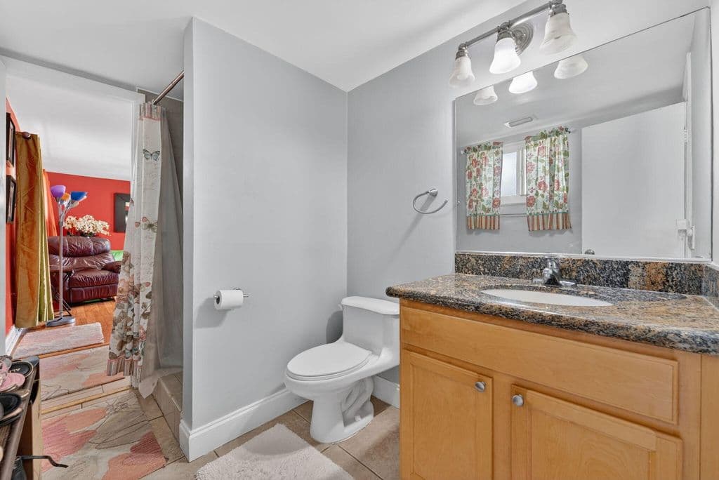 3-bedroom Single-Family Home — 1380 NE 40th Drive