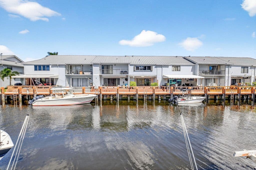 2-bedroom Property — 732 Rider Road