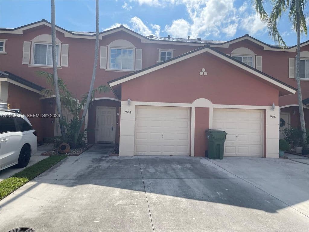 3-bedroom Property — 904 NW 100th Ave