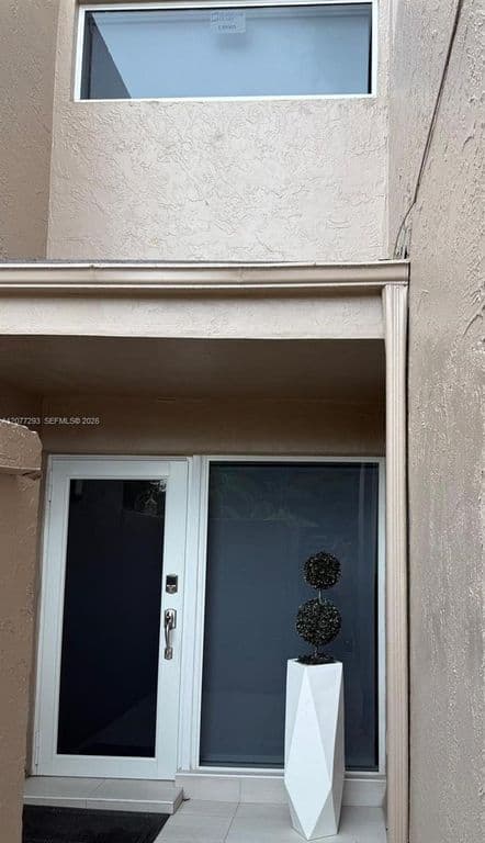 3+1 Mülk — 9171 Fontainebleau Blvd APT 5