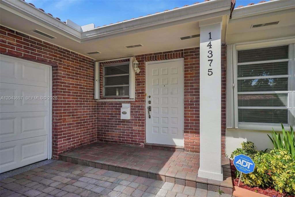 3+1 Müstakil ev — 14375 Lake Candlewood Ct