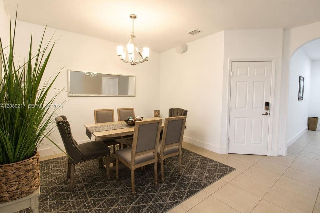 3-bedroom Property — 10327 NW 89th Ter