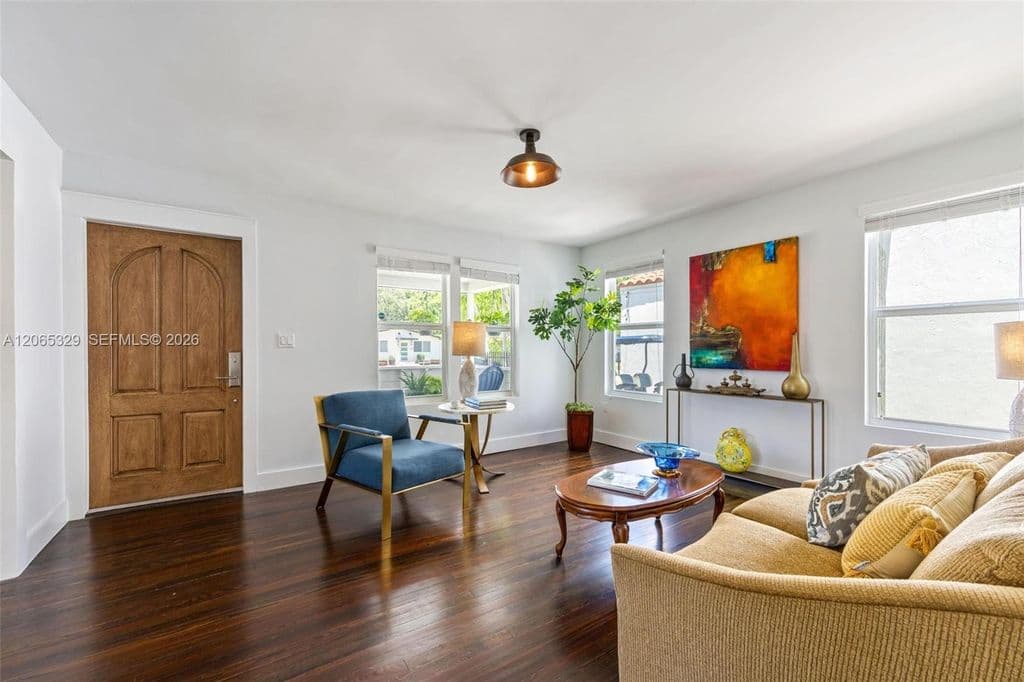 5+1 Müstakil ev — 7121 SW 63rd Ave