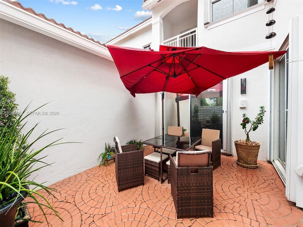 3-bedroom Property — 1515 Seagrape Way