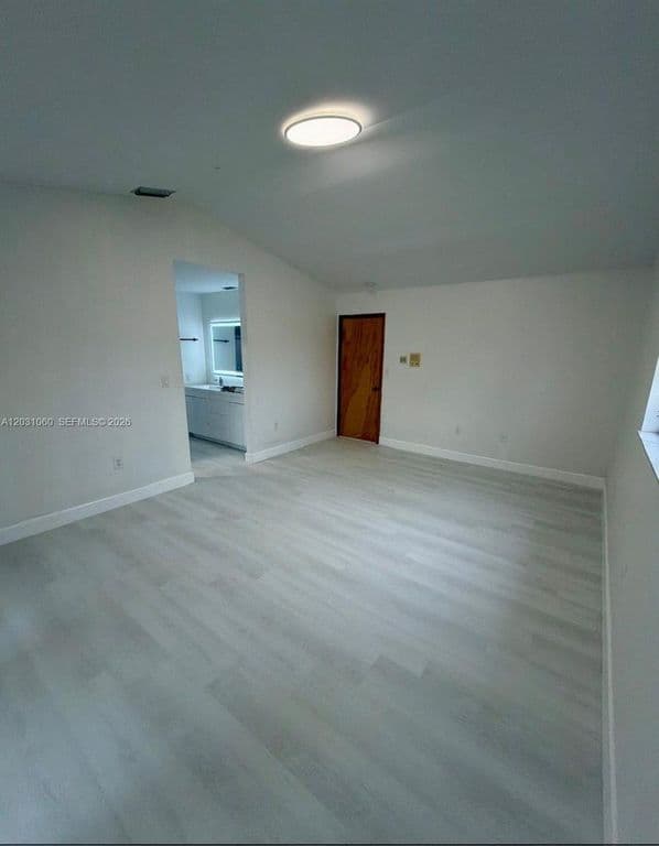 3+1 Müstakil ev — 18145 NW 61st Ave