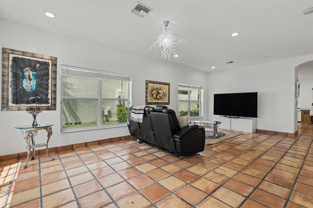 4-bedroom Condo — 7419 Panache Way