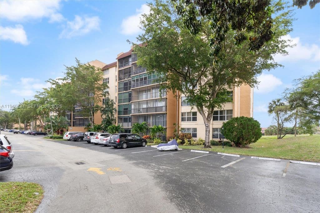 2+1 Condo — 3771 Environ Blvd APT 253