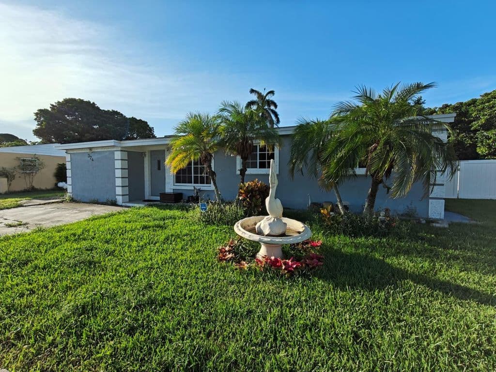 4-bedroom Single-Family Home — 324 Mid Pines Road
