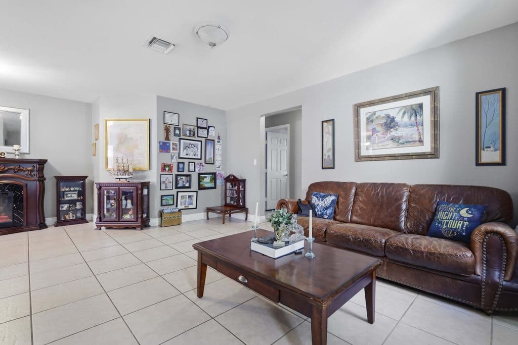 3+1 Müstakil ev — 20233 SW 85th Court