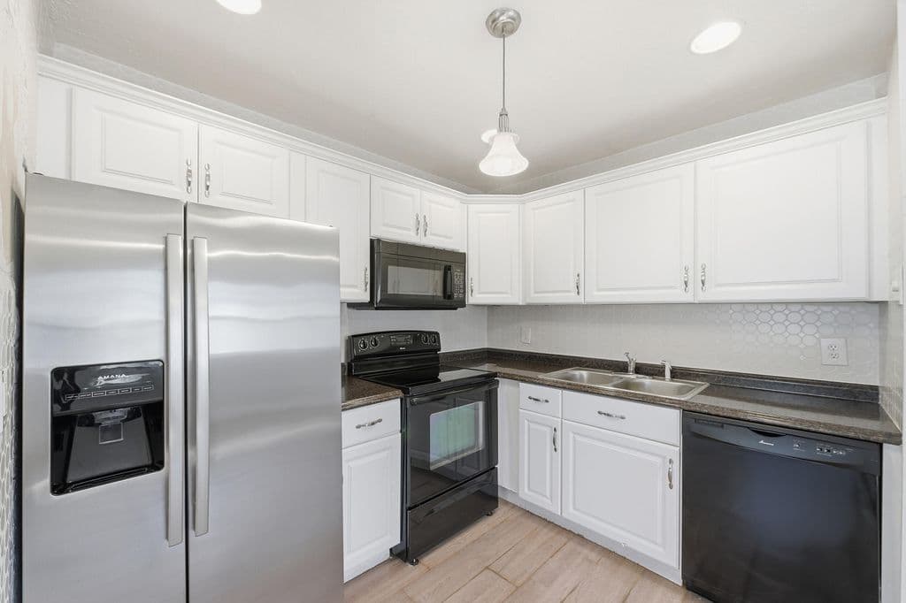 1+1 Condo — 710 Monaco O