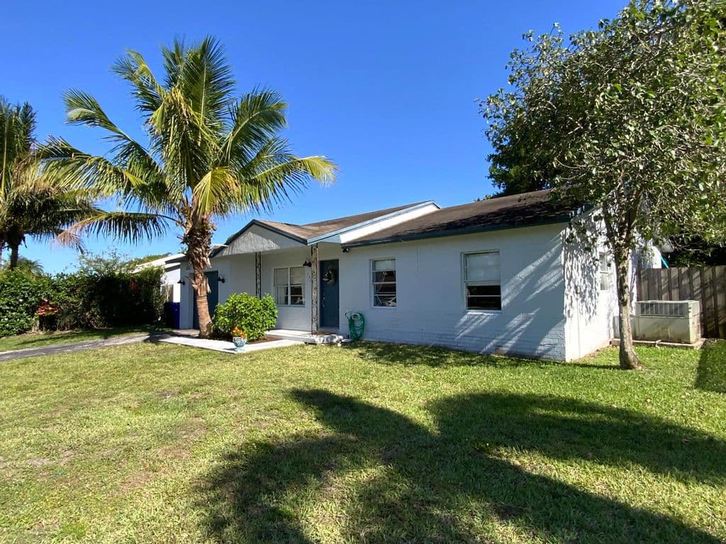 3+1 Müstakil ev — 7922 SW 5th Street