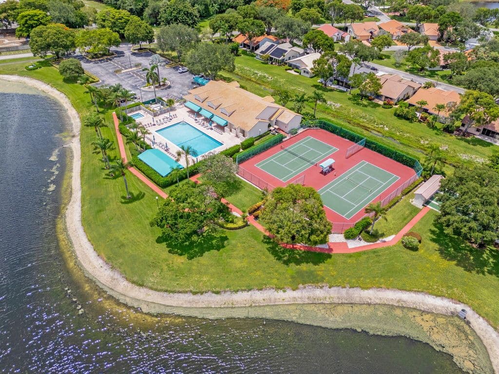 3+1 Müstakil ev — 4520 Catamaran Circle