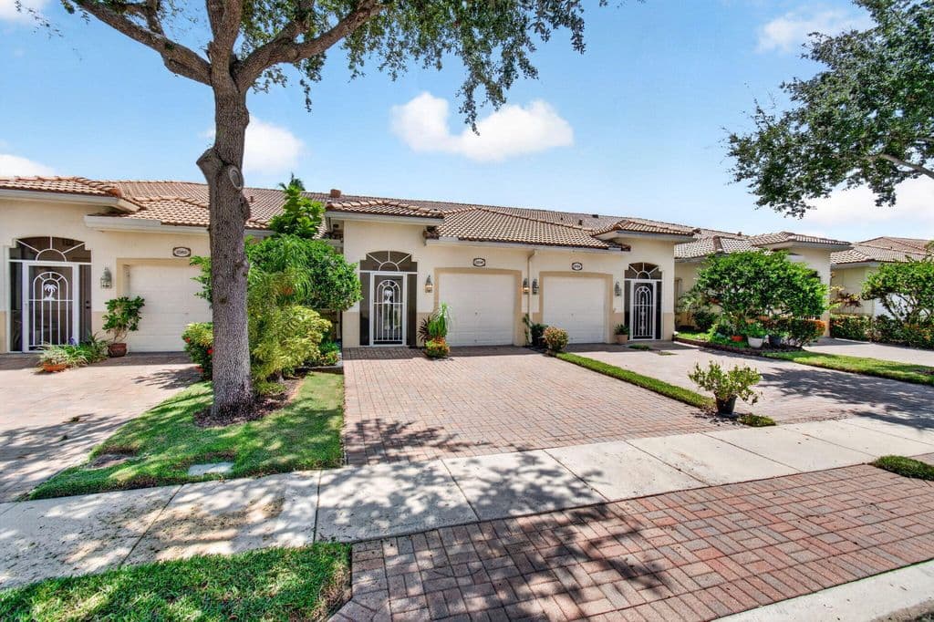 2-bedroom Single-Family Home — 2356 WINDJAMMER Way