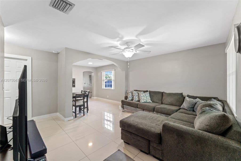 2-bedroom Single-Family Home — 6416 Franklin St