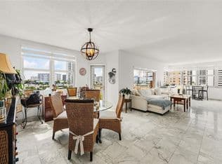 2-bedroom Condo — 1950 S Ocean Dr APT 5F, Hallandale Beach, 33009