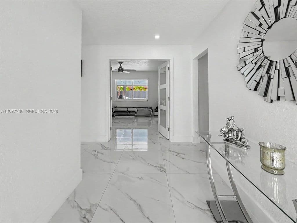 4+1 Müstakil ev — 14111 SW 75th St