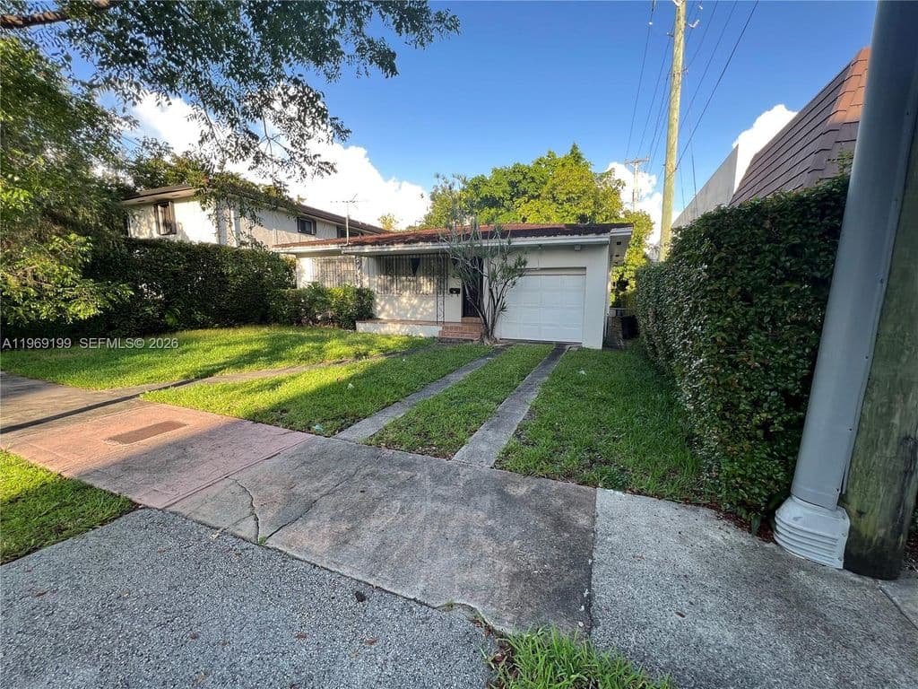 2-bedroom Single-Family Home — 812 Columbus Blvd